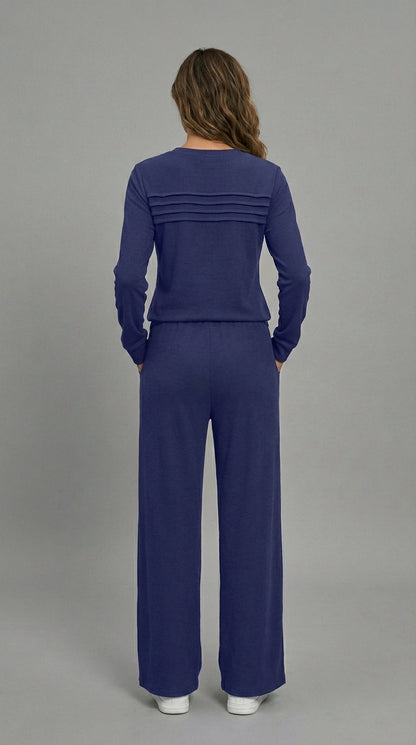 Serene Lounge Set – Soft Top & Drawstring Pants